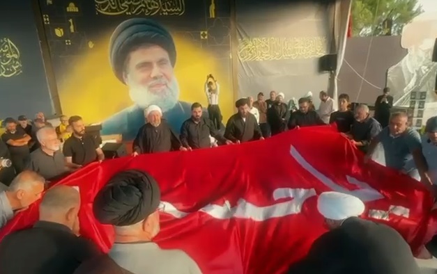 رفع الراية الحسينية عن ضريح السيد الهاشمي بمراسم خاصة
