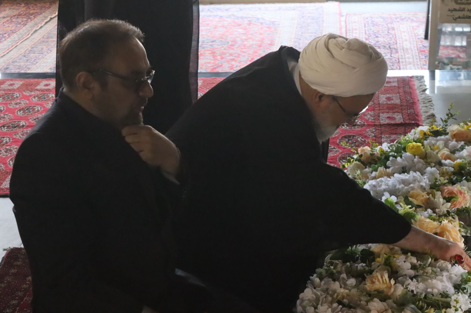 وفد من الحوزة العلمية في قم المقدسة يزور ضريح السيد الهاشمي في دير قانون النهر