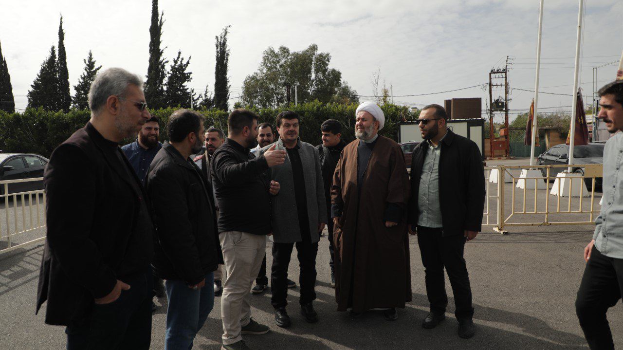 المكتبة المتجولة تحطُّ في مرقد السيد الهاشمي